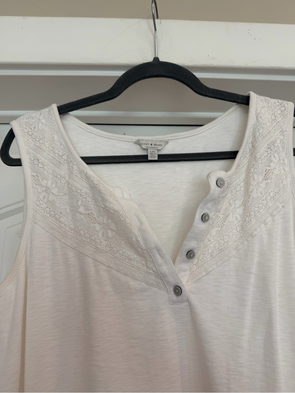 Lucky Brand Cream Sleeveless Henley Tank with Lace Yoke